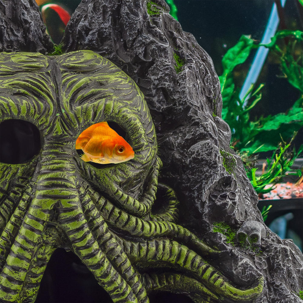 Toy Vault Cthulhu saltwater-tank ambience enhances underwater mood