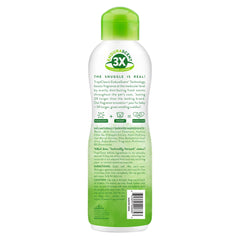 TropiClean Champú, vertido desde la botella, fragancia de piña duradera.