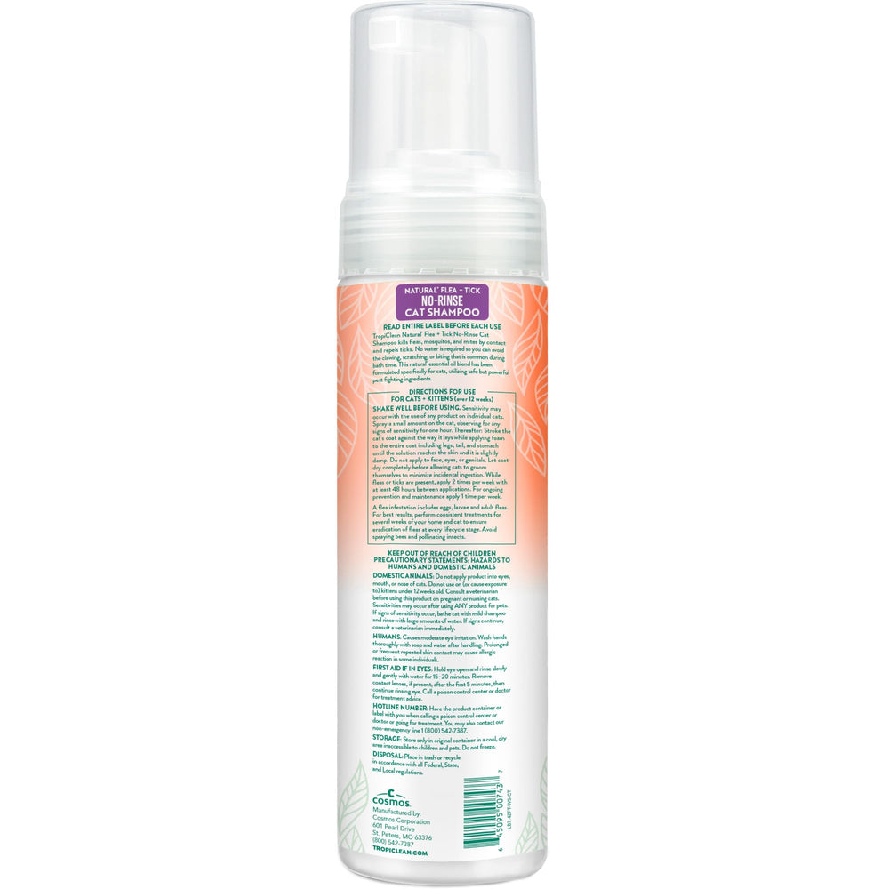 TropiClean waterless shampoo cat application on coat for quick refresh.