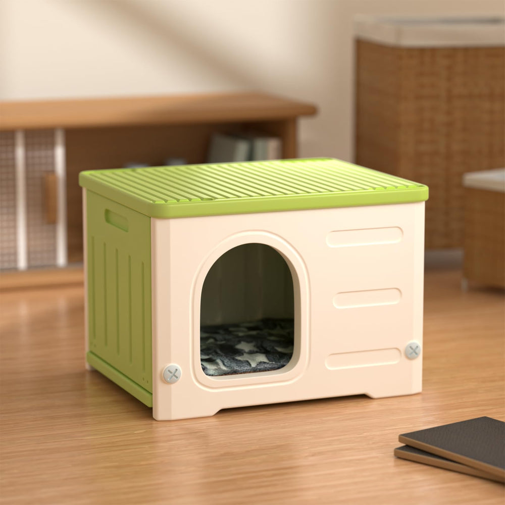 TSEHOOHOO weatherproof shelter protects cats from wind and rain.