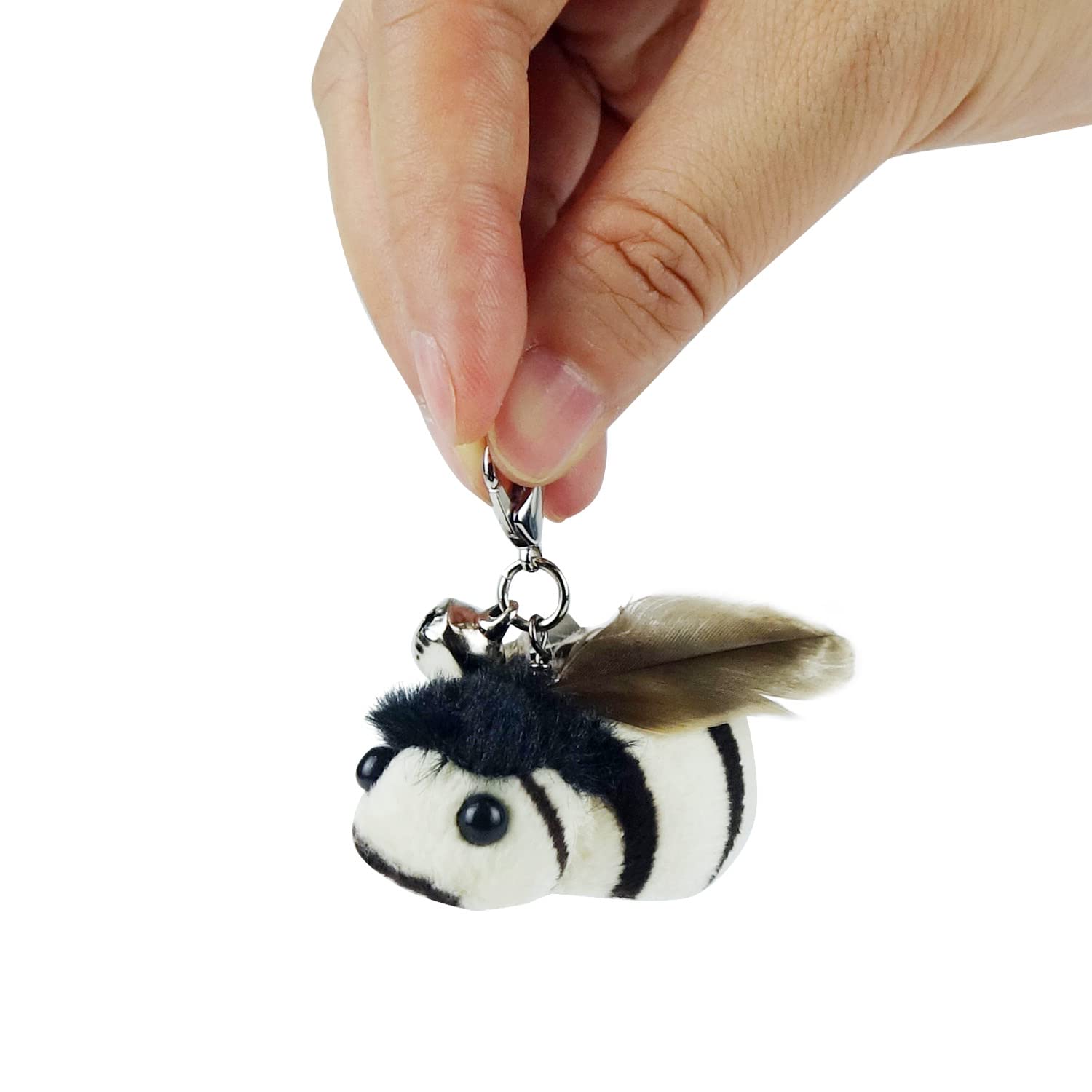 TTcat swinging-feather refill enhances active play with vivid motion.