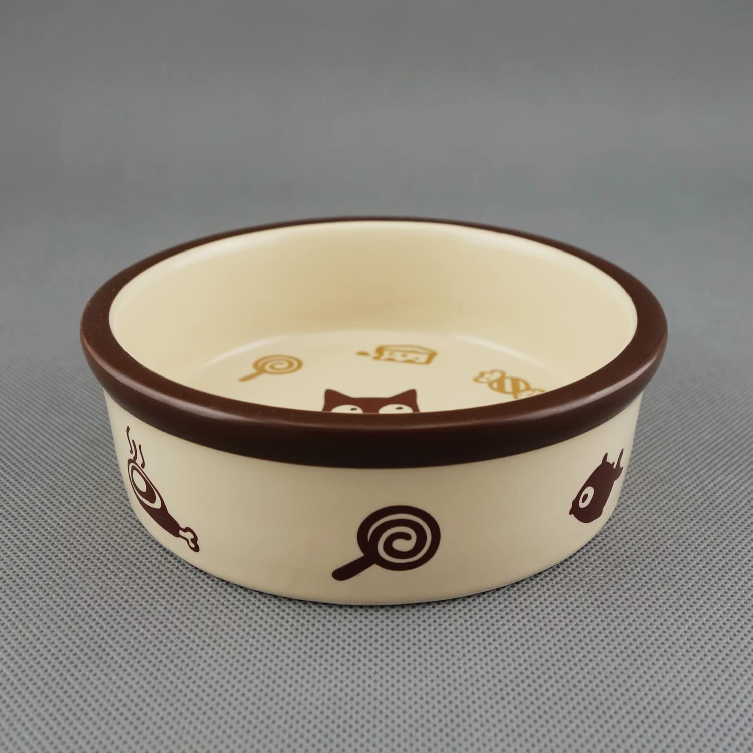 TTcat ceramic bowl dishwasher-safe for convenient maintenance.