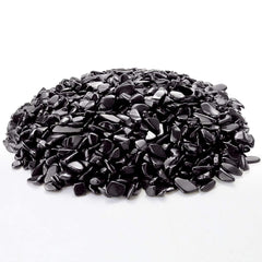 Twdrer black obsidian chips for jewelry display and resin art enrichment.