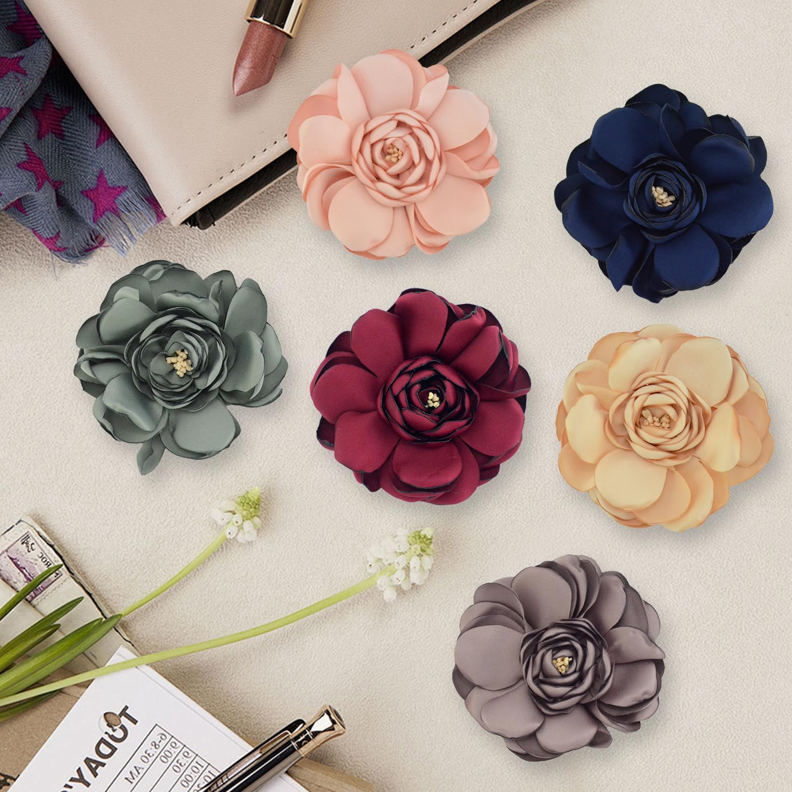 UBQUBQ flower charms in vibrant colors coordinate with outfits for everyday wear.