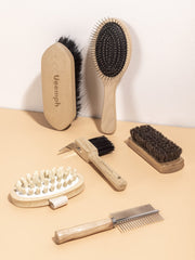 Ueemph mane and tail brush detangles and smooths for horses