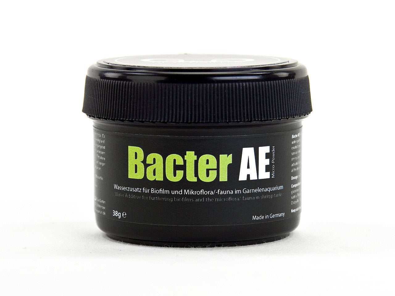 UINCLU GlasGarten Bacter AE enhances aquarium water quality for stable shrimp habitats.