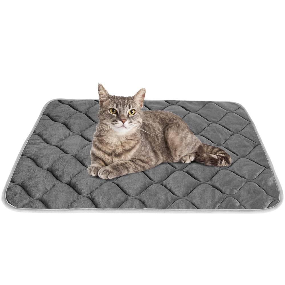 ULIGOTA self-warming cat bed top view showing cozy warmth