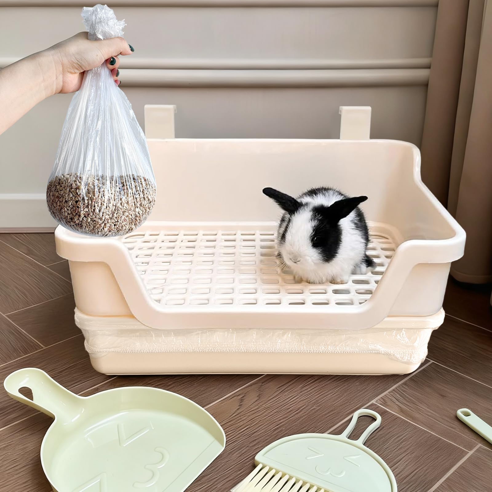 Upcessory compact size cage liner fits trays up to 27 inches for versatile use