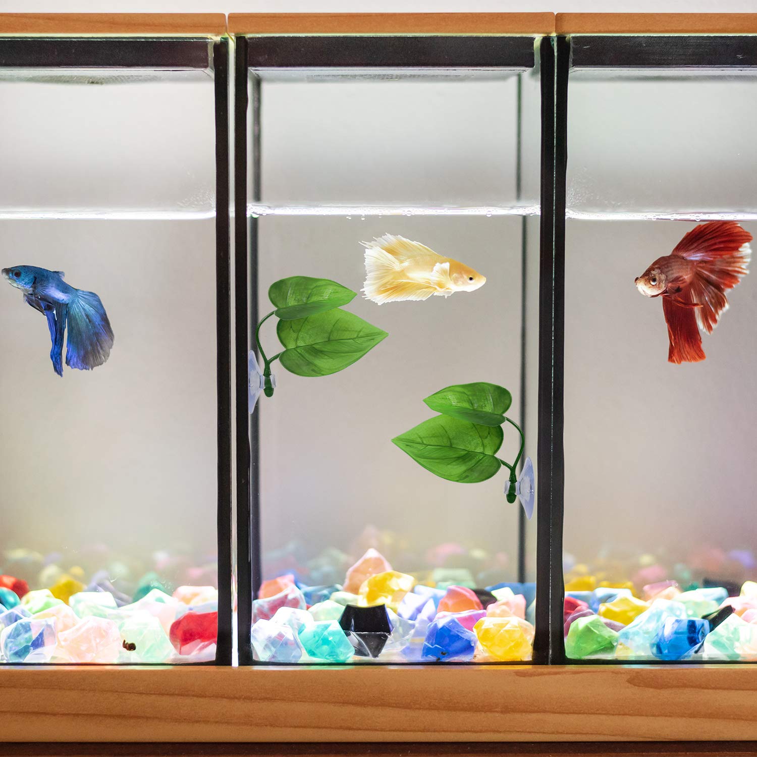 URATOT leaf pad durable plastic material resists wear for long-term tank use