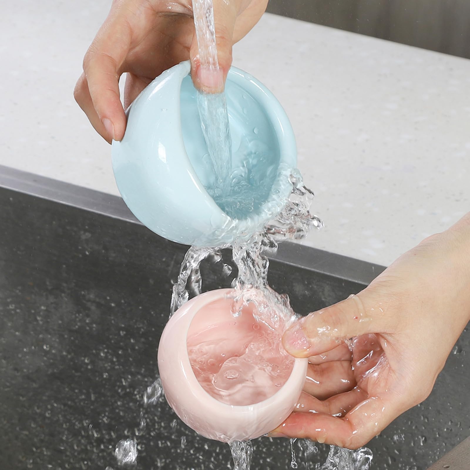VanEnjoy no-spill ceramic bowl with curved edge reduces splash during feeding.