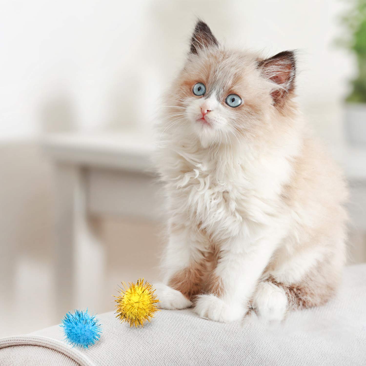 VAPKER 30-piece pack of sparkle balls for cats.