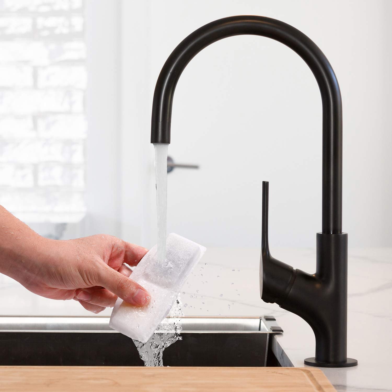 Veken pets drinking from 100oz fountain demonstrating hydration.