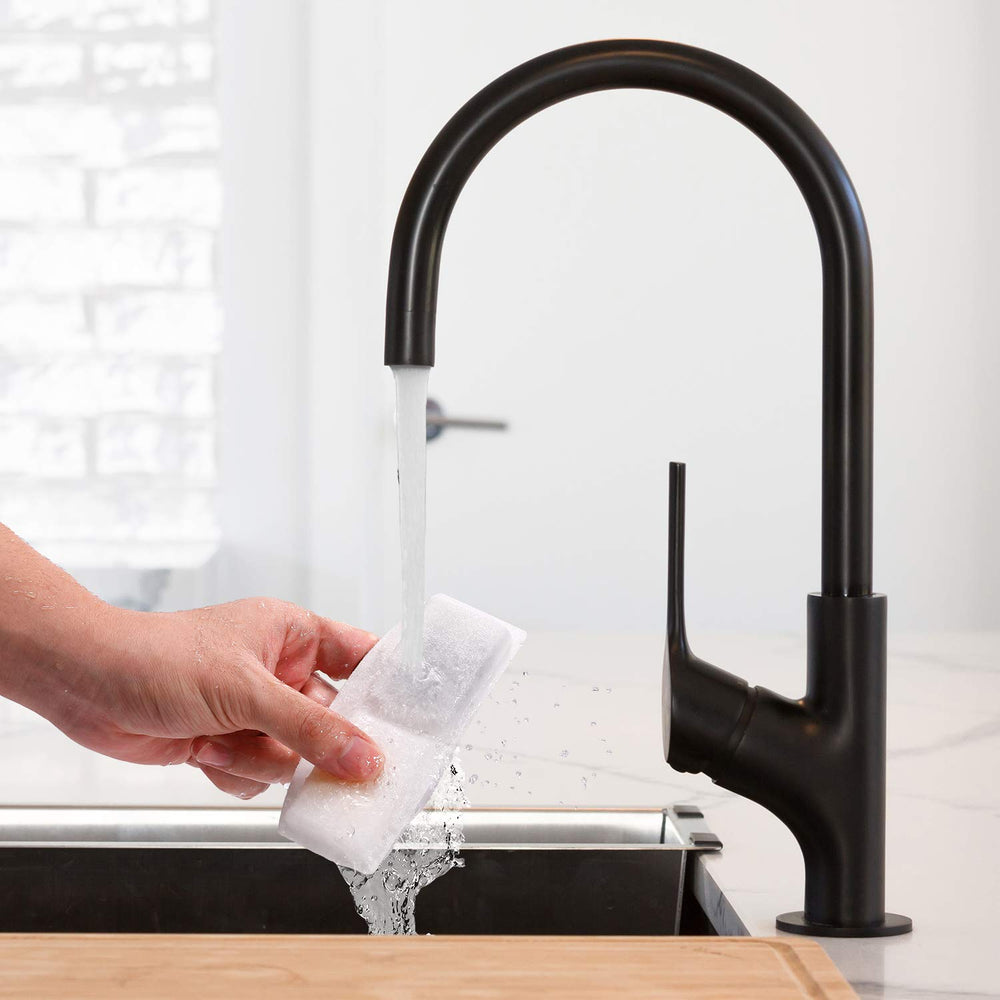 Veken pets drinking from 100oz fountain demonstrating hydration.