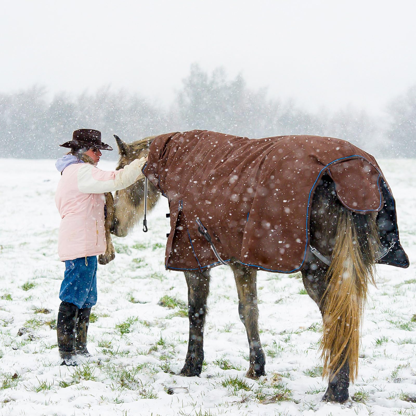 Verdanzia plastic double-end clips enable quick, tool-free attachment