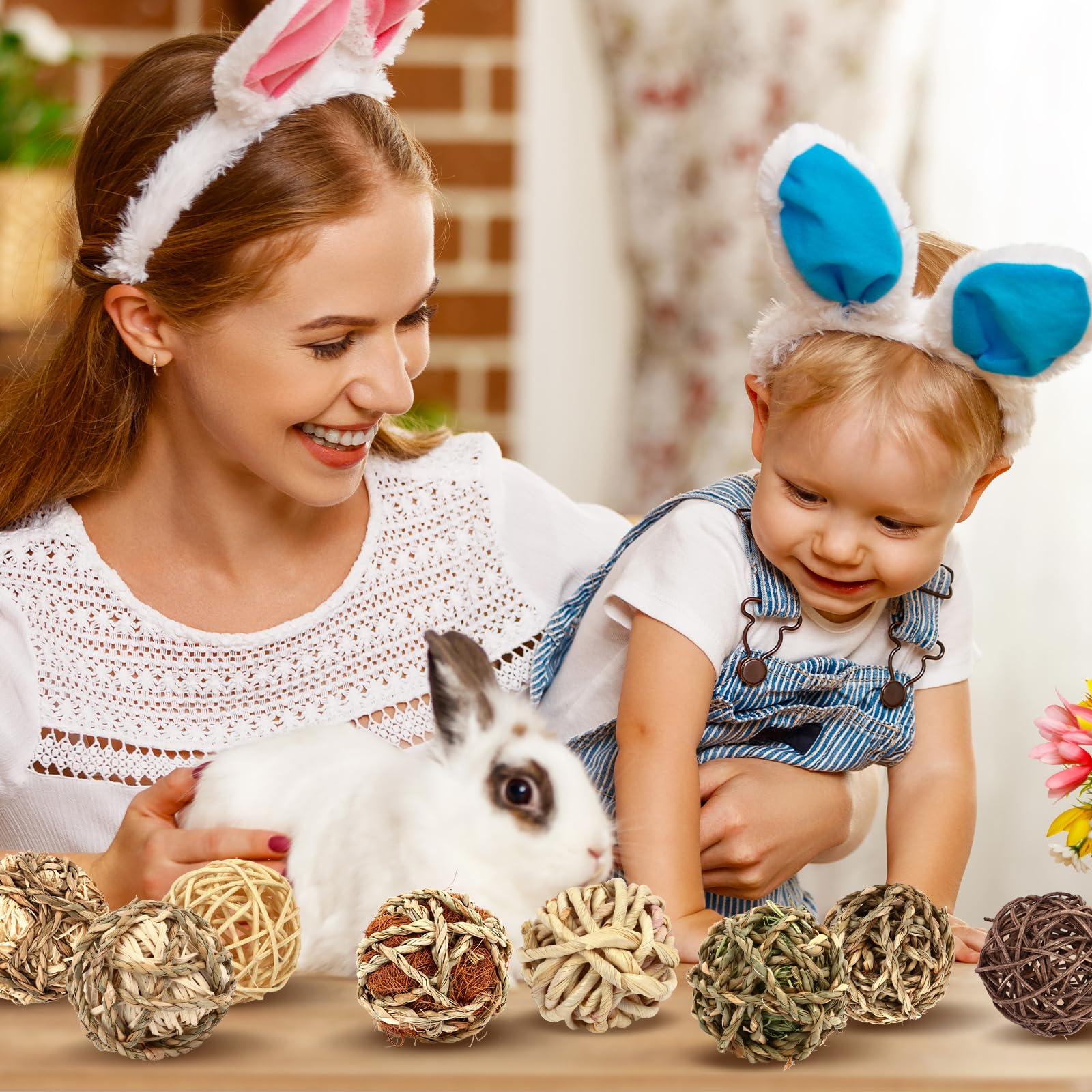 VESPRO Timothy Hay plus Seaweed Ball offers fiber-rich chewing and boredom relief.