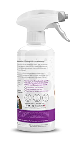 Vetericyn FoamCare shampoo lather shows rich foam for thick coats during bathtime.