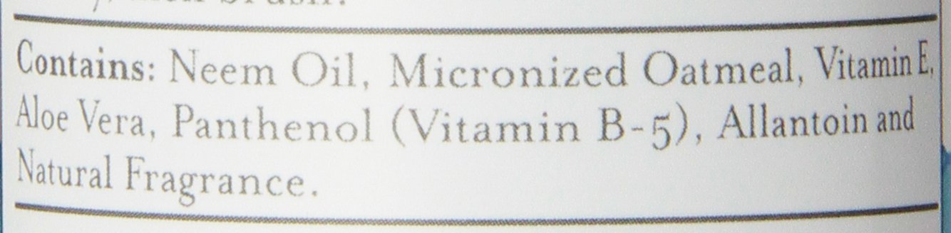 Vet's Best Waterless Cat Bath packaging highlights a veterinarian-formulated product.