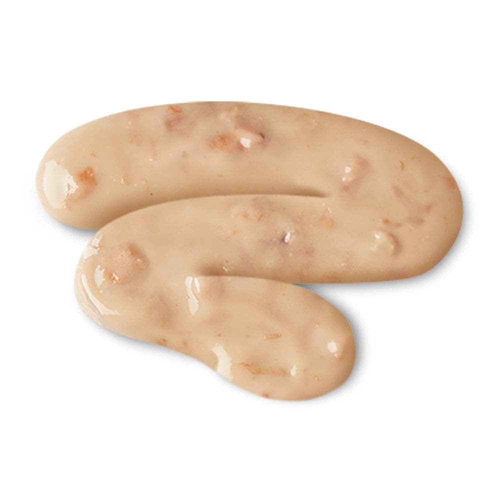 Vitakraft salmon gravy close-up shows 95% palatability and rich aroma.