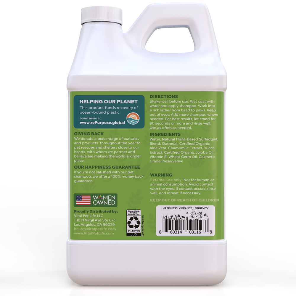 Vital Pet Life natural ingredients label emphasizes sulfate- and paraben-free formula.