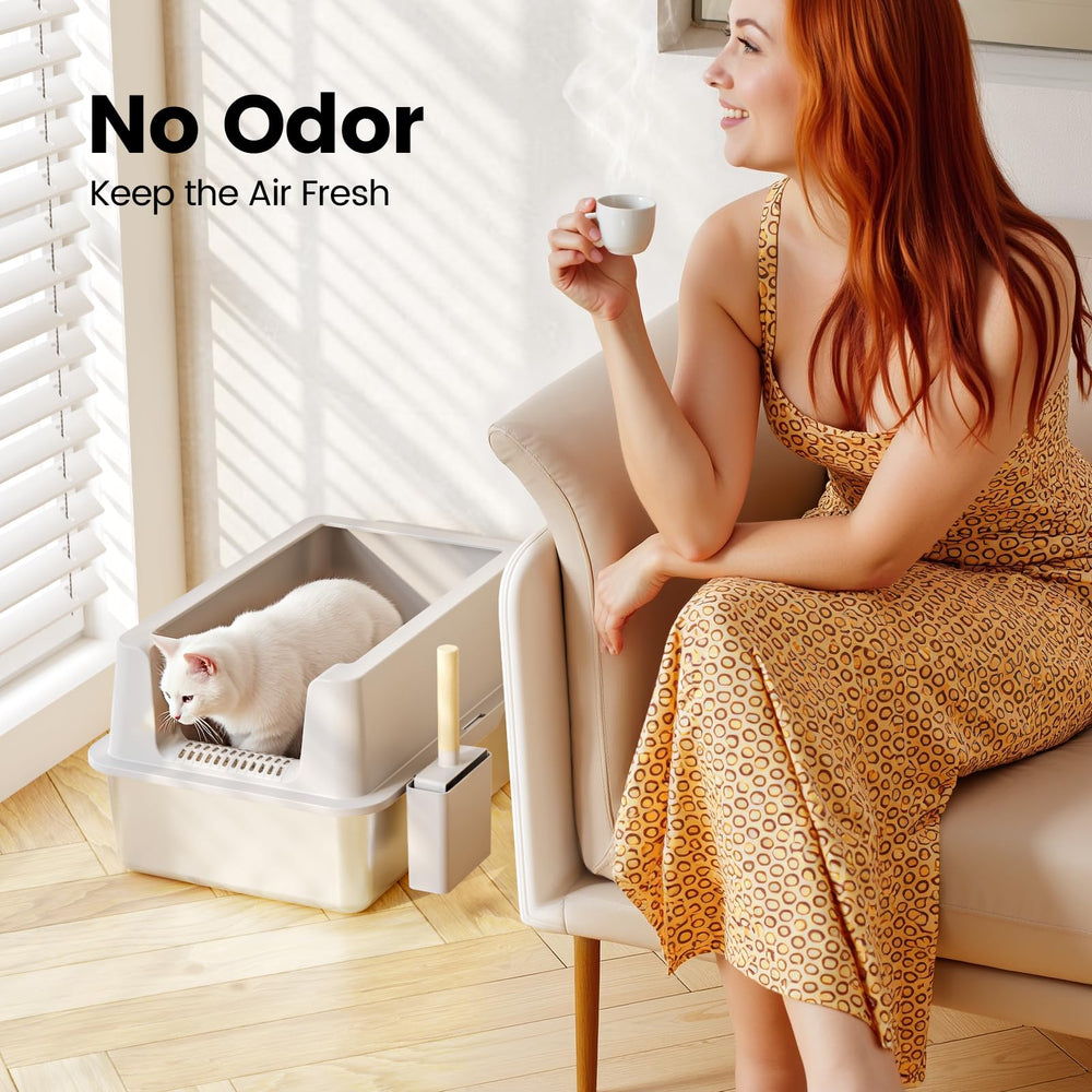 VNAKIO wall-mount litter scoop saves space and keeps cleaning tools handy.