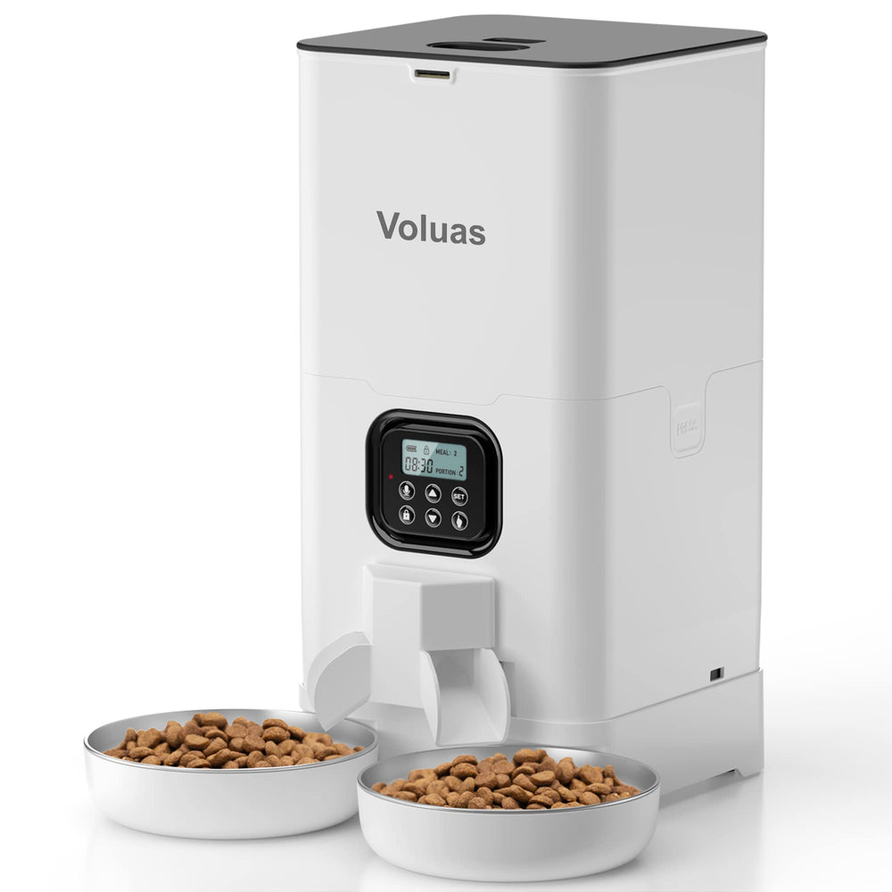 Voluas automatic cat feeder setup showing dual bowls for synchronized meals, supporting routine feeding.