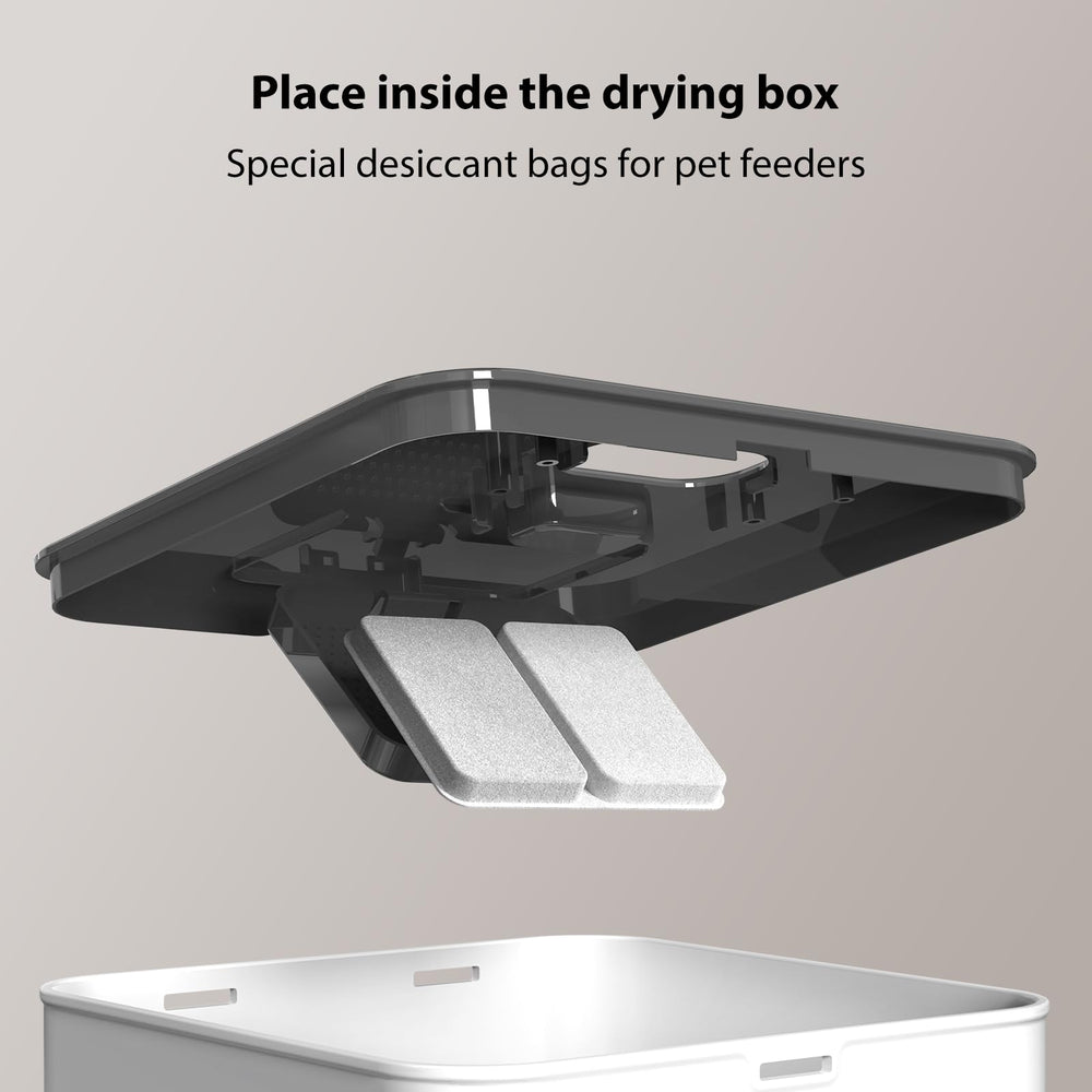 Voluas desiccant packets in feeder scenario preserving kibble quality