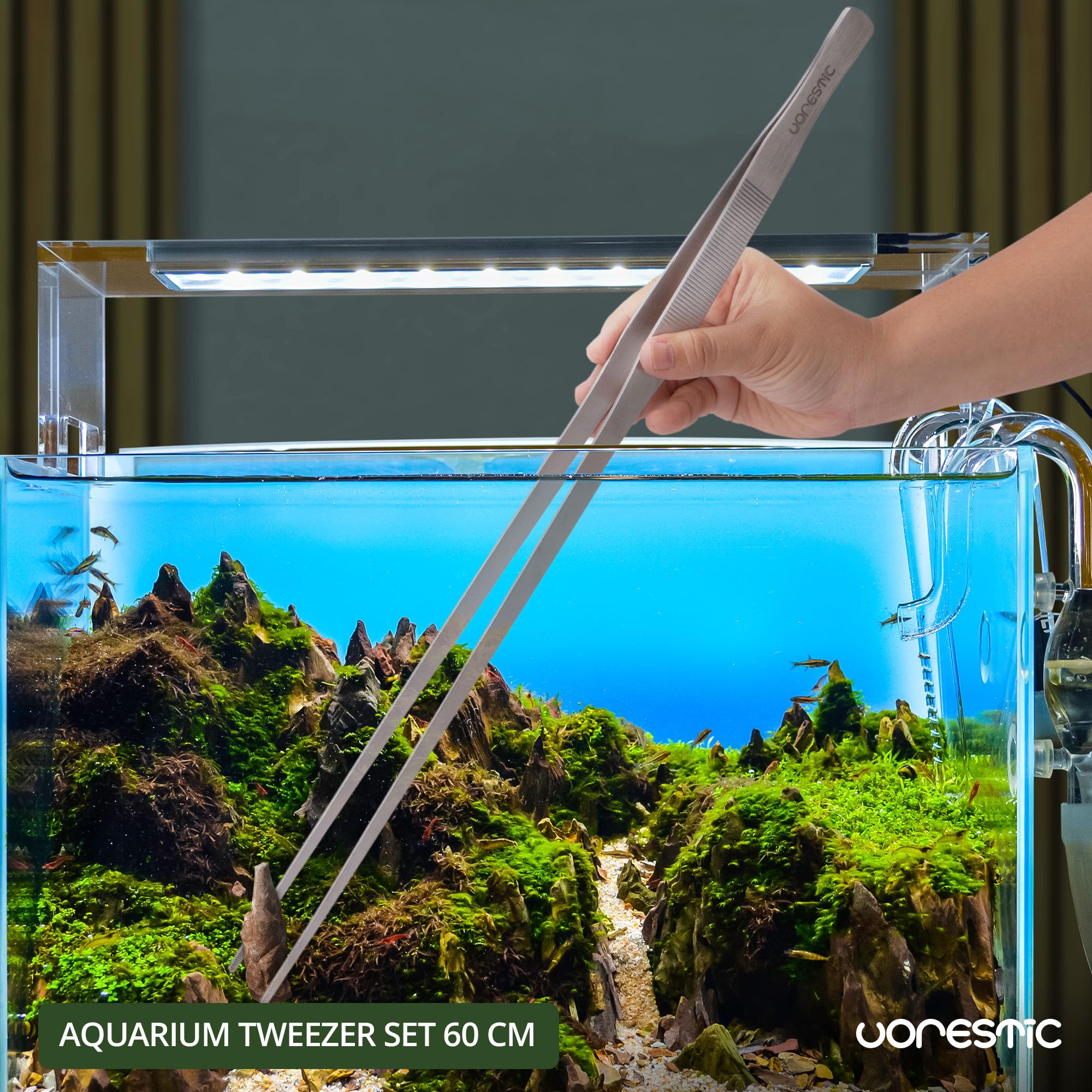 VORESTIC terrarium feeding tongs simplify handling terrarium food.