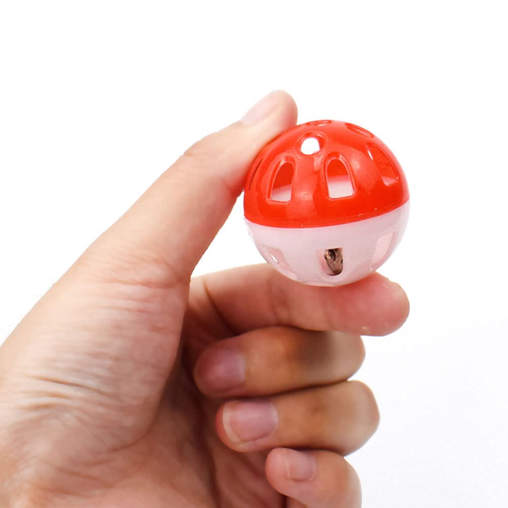 VOVIGGOL kitten play time with balls promotes movement and activity.