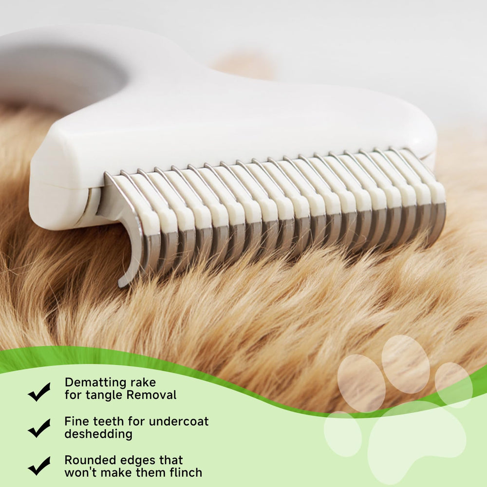 VVWVVW undercoat brush demonstrates rapid deshedding action and fur removal