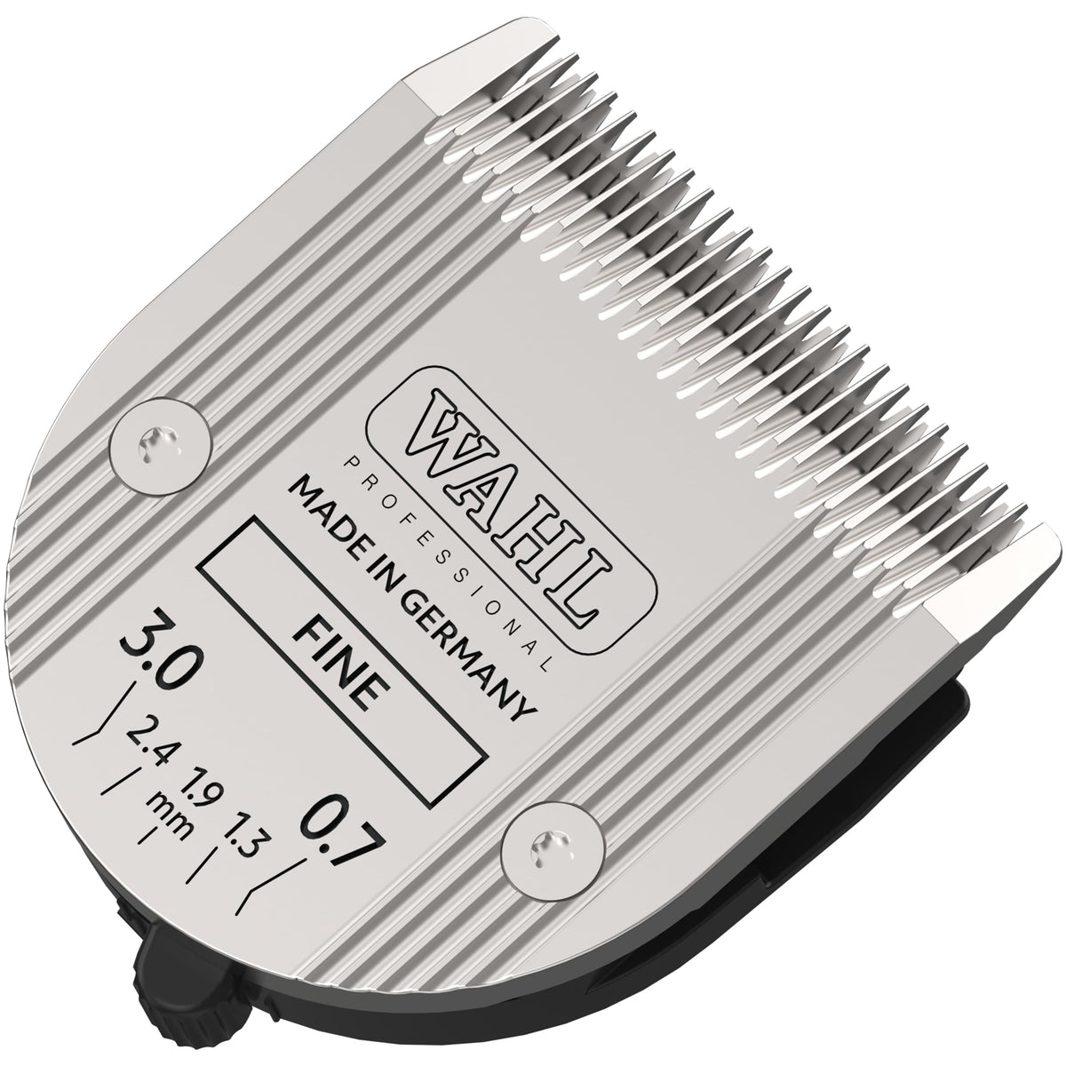 Wahl 5-in-1 adjustable blade close-up for precise pet grooming