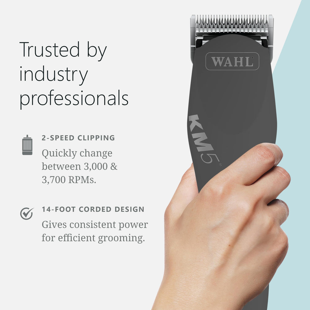 Wahl Curly Coat KM 2-Speed Pro Clipper ergonomic handle.