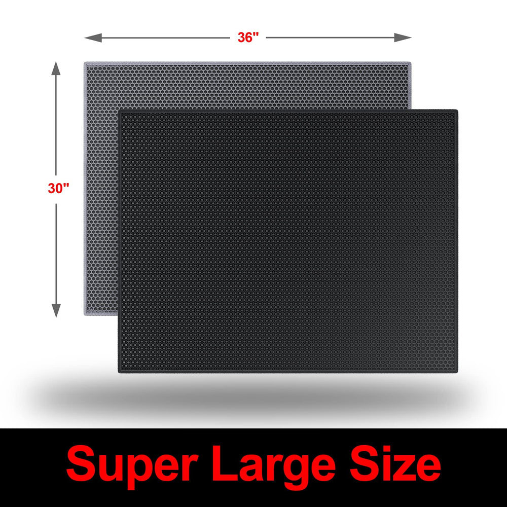 Waretary mat’s black color adds style to everyday pet spaces.