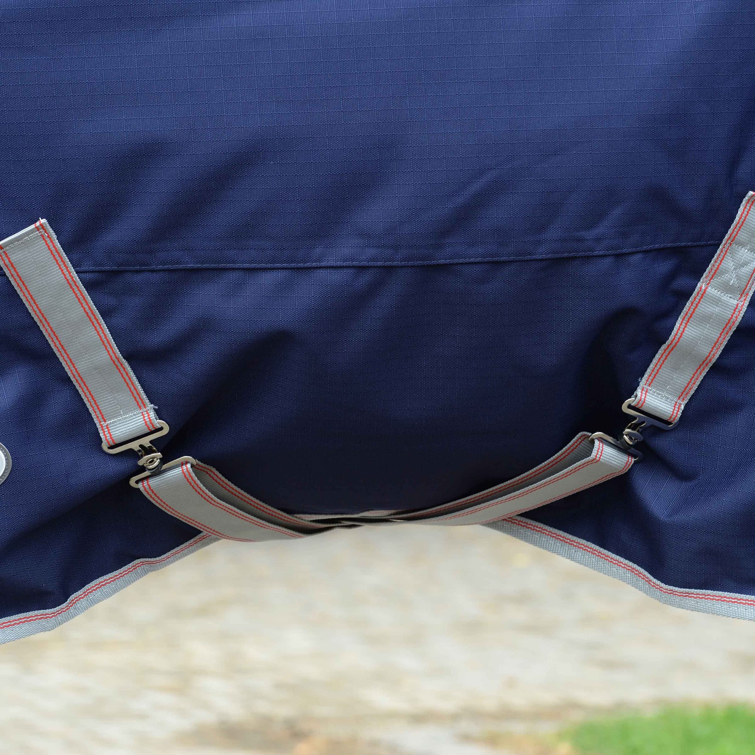 WeatherBeeta ComFiTec Essential Sedona Star Print rug buckle detail enables easy, secure adjustment.