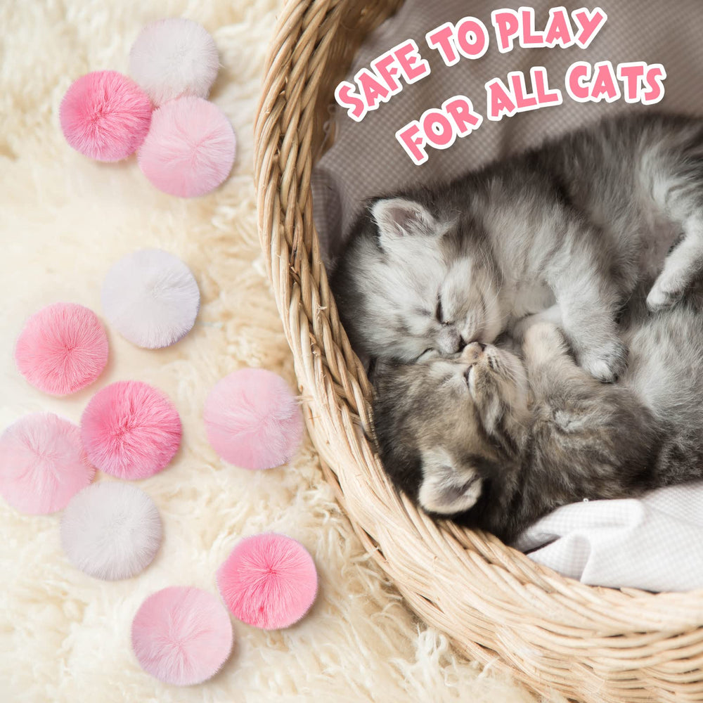 Weewooday cat pom pom ball indoors – ideal for stimulating exercise in small spaces.