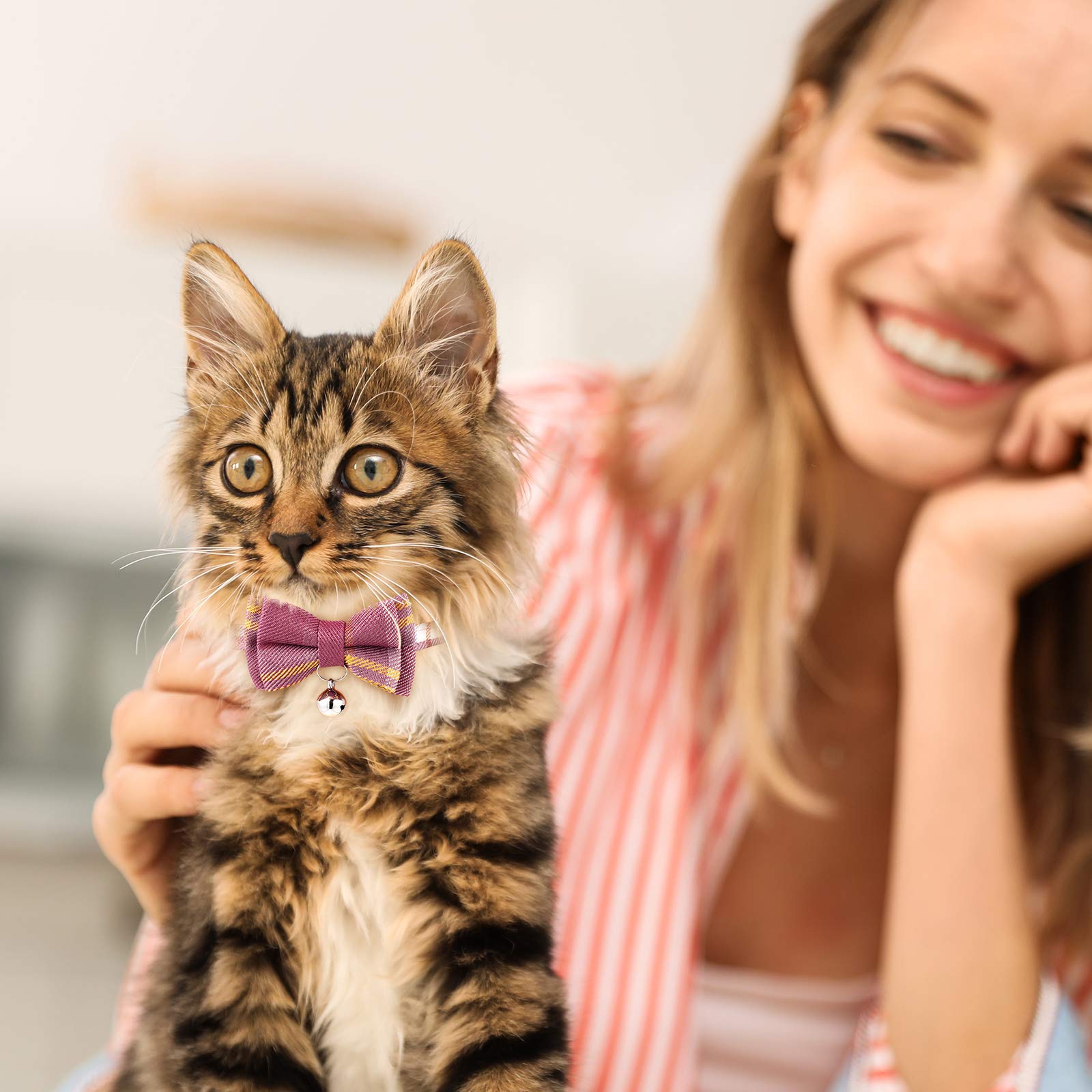 Weewooday easy-care collar is hand washable for quick cleanups.