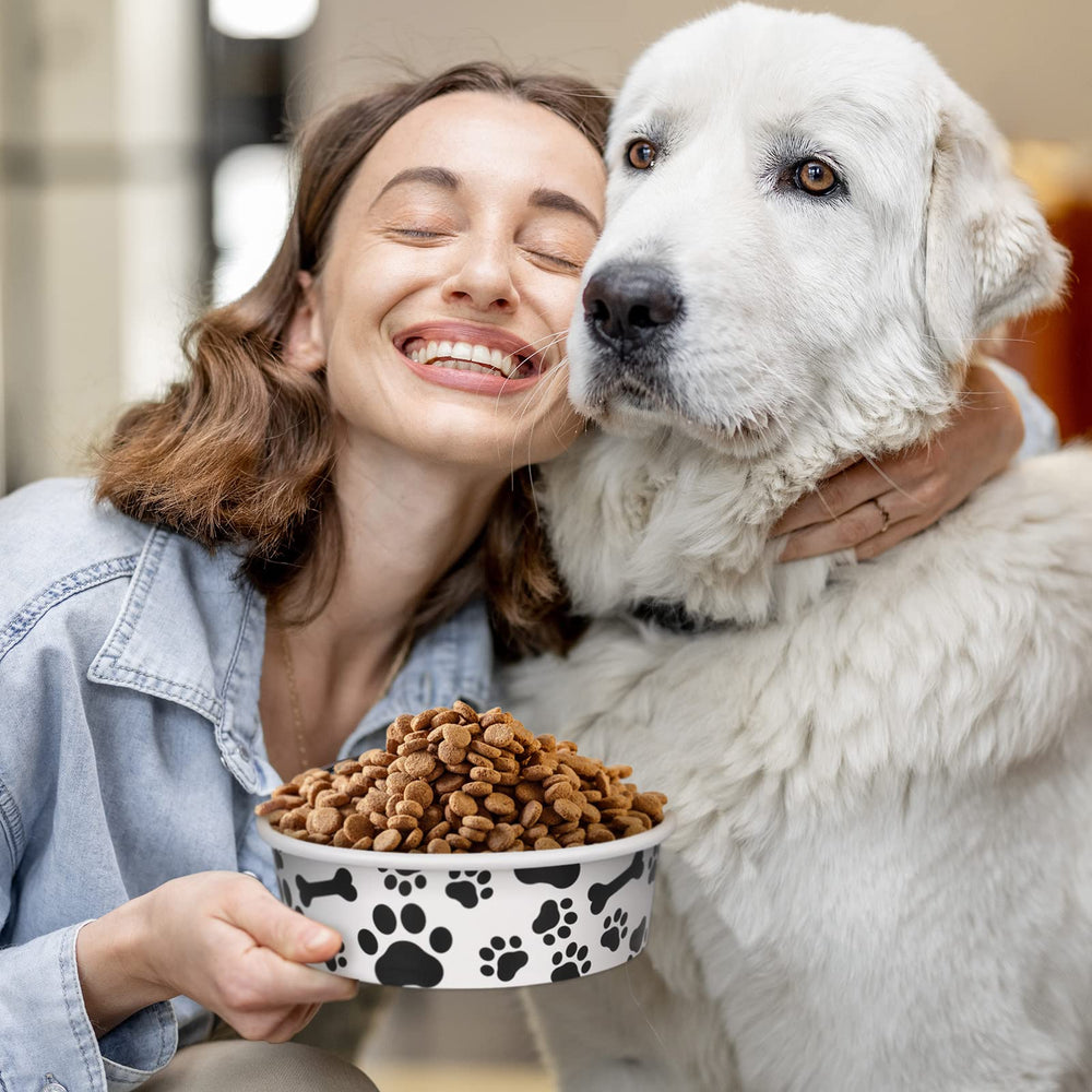 Whaline paper bowls are lightweight and recyclable, simplifying post-meal cleanup.