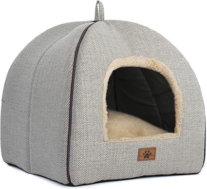 WINDRACING cat bed inside space 15 inch provides room to stretch comfortably.