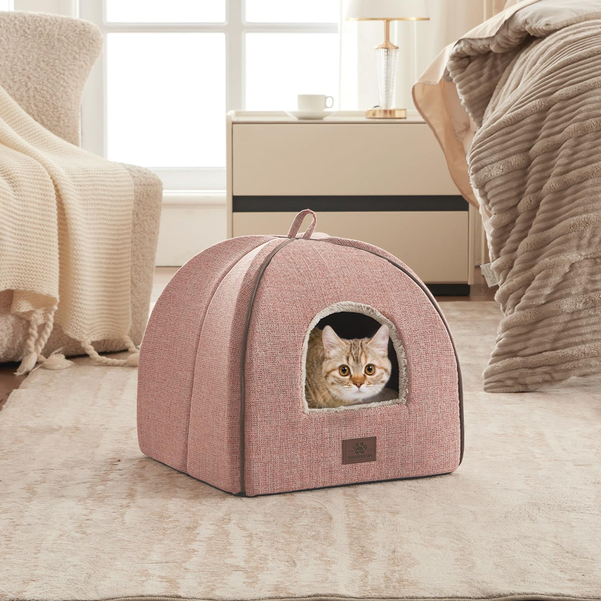WINDRACING cat bed inside view offers a cozy hideaway for small cats and kittens.