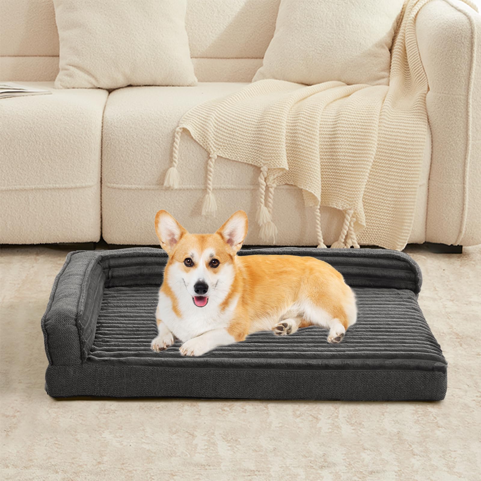 WINDRACING dog bed with removable washable cover for easy cleaning.
