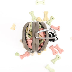 WINPAWS treat pouch waterproof zipper keeps snacks fresh during hikes