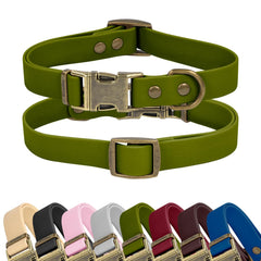 Wisedog rubber collar waterproof keeps medium dog dry after rain while outdoors.