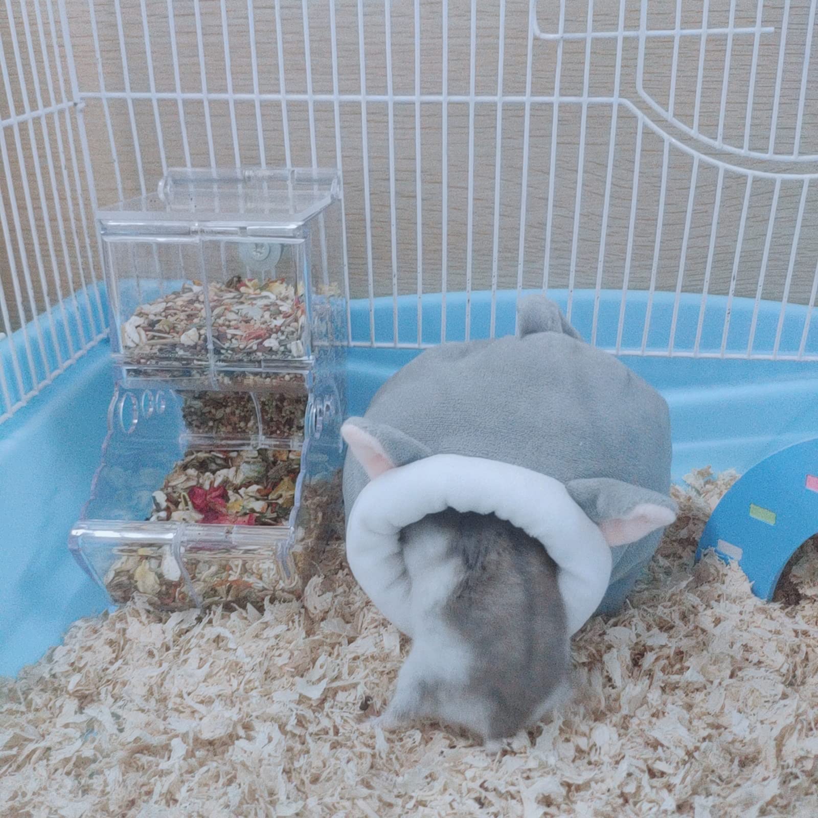 WishLotus hamster bed bottom with non-slip particles keeps the nest in place.