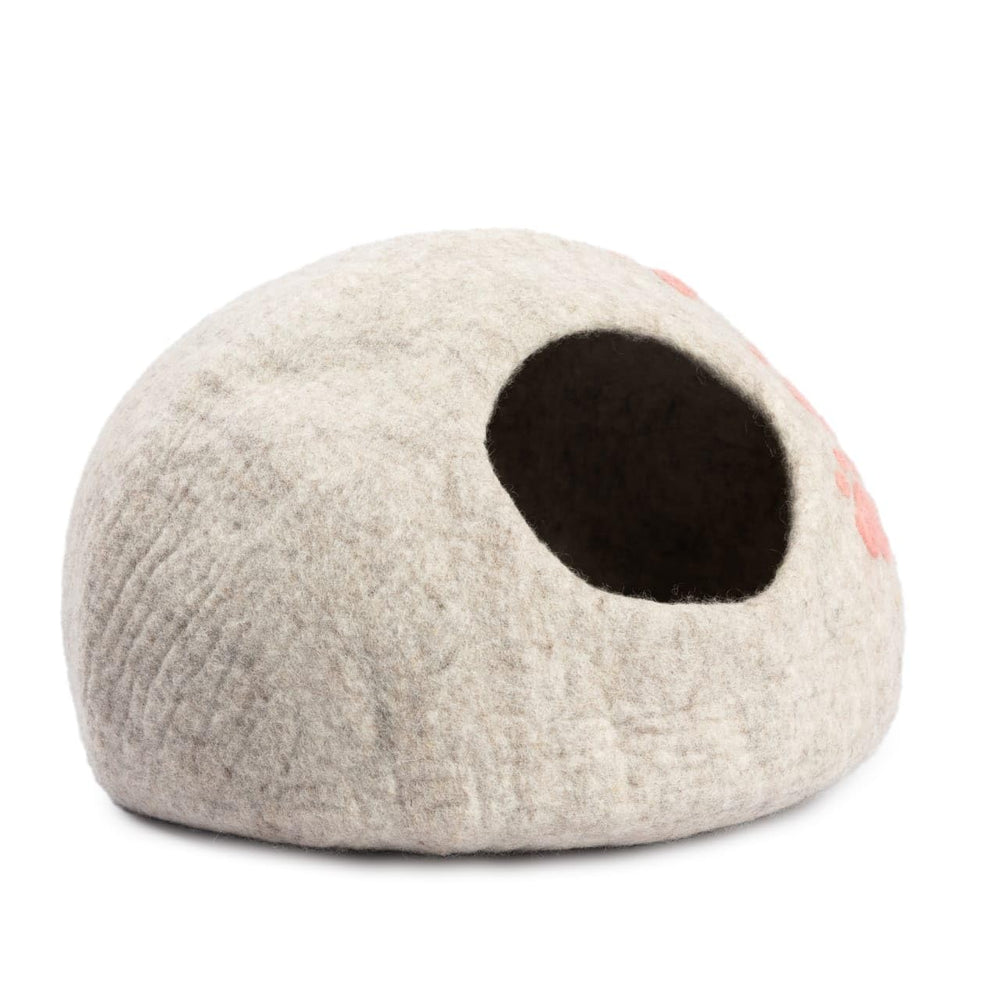 Woolygon Kathmandu handmade craftsmanship demonstrates quality and durable cat bed.