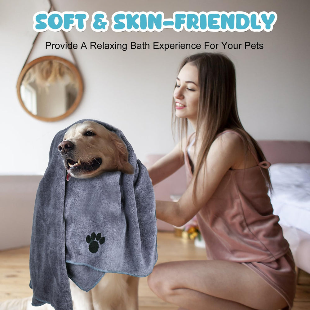 WOUSEDO Microfiber Dog Towel features durable fibers that resist wear after washes.