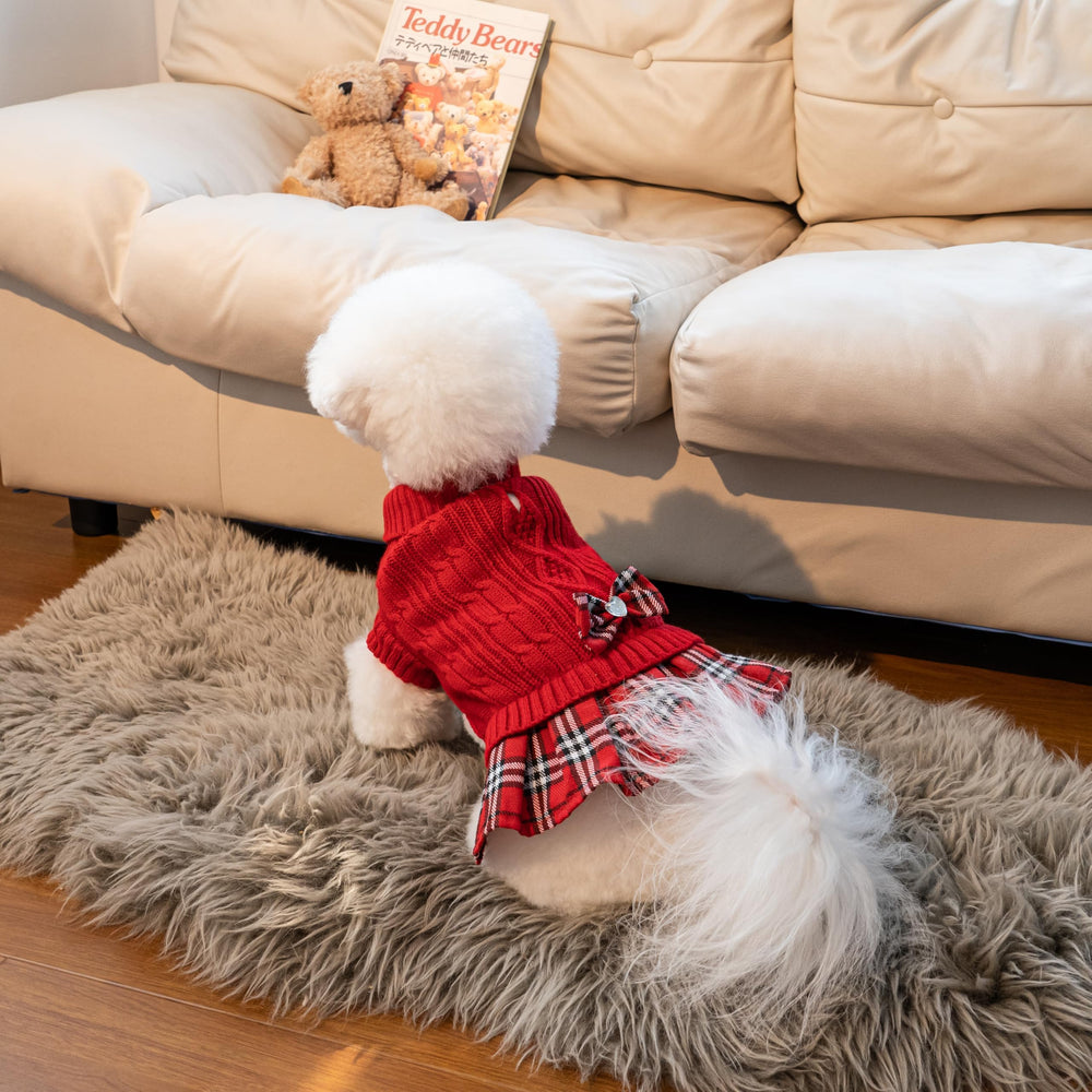 WOYYHO warm acrylic knit keeps pets comfortable in cool days.