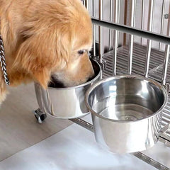 Wrifazaly kennel bowls mounted to crate deliver spill-free feeding.