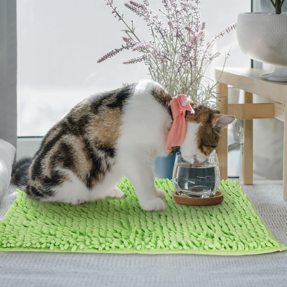 WRINGKIT Soft touch fleece provides a warm resting spot for small pets.