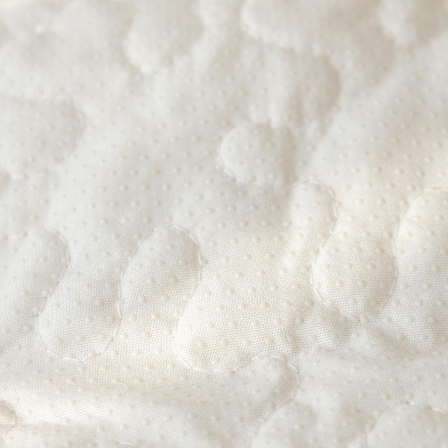 XFEXM dog travel comfort on car journeys for a calmer pet.