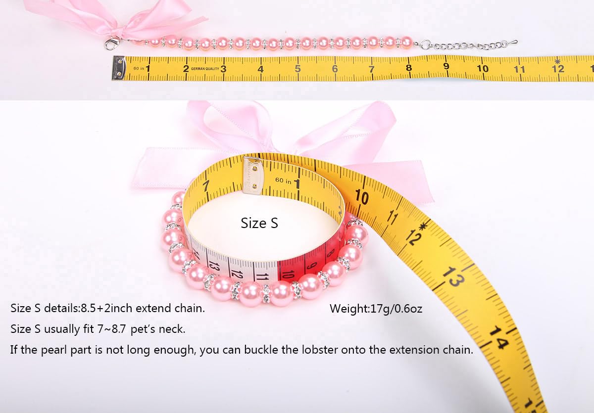 XKSRWE dog-cat-pearls-necklace-pink-closeup-pearl highlights rhinestone sparkle.