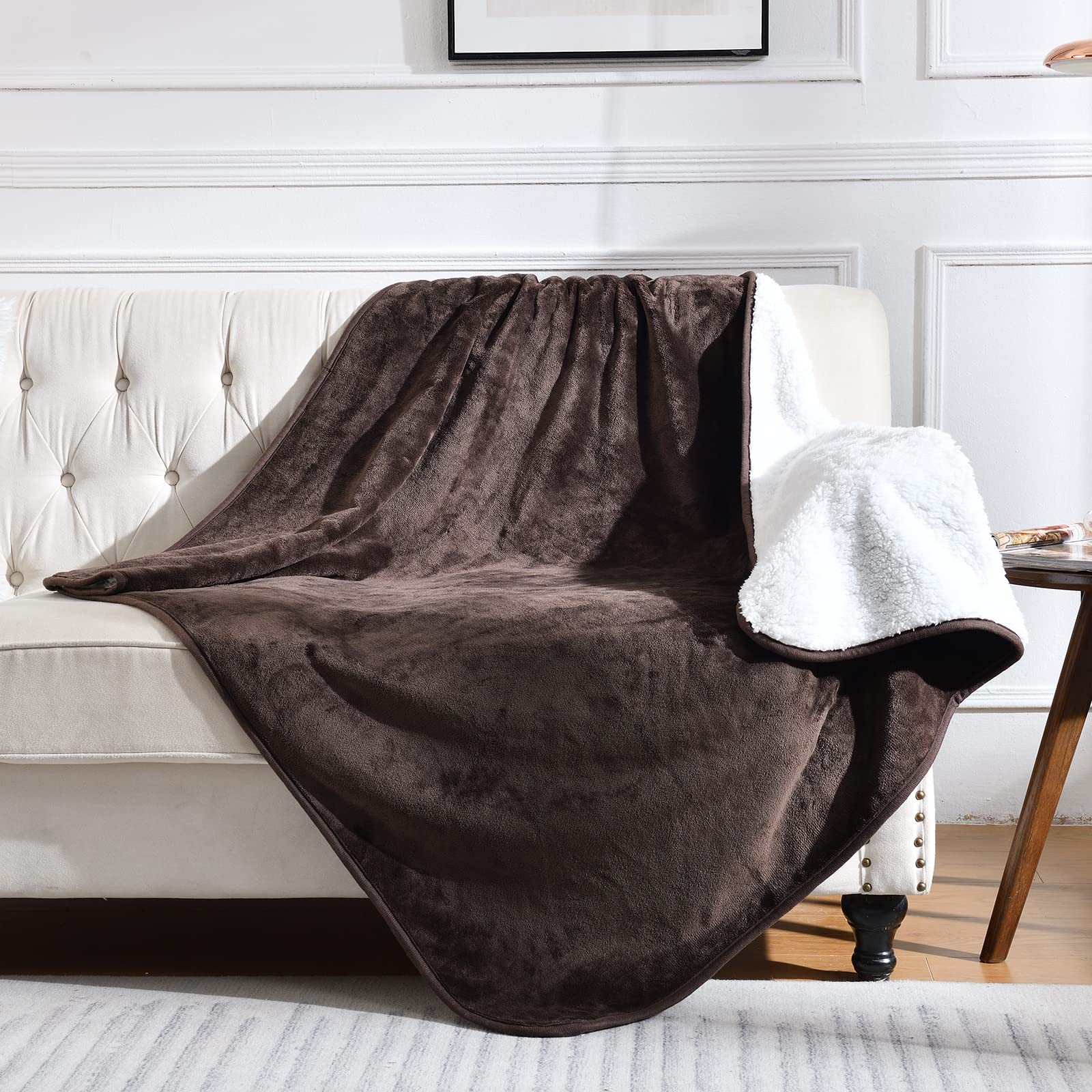 Yaning waterproof blanket on bed protects against spills and pet fur